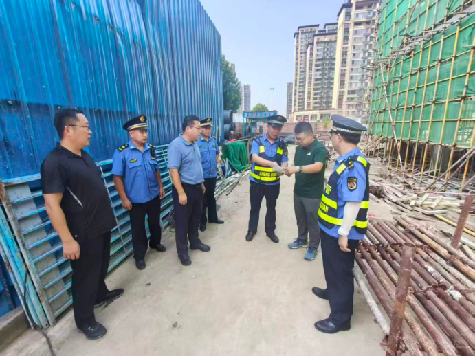 专班联动聚合力 严管渣土护环境——渣土一大队开展建筑垃圾处置联合涉企专项检查